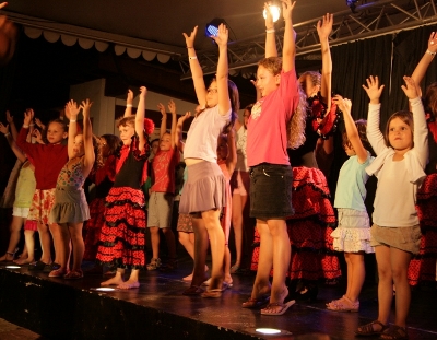Cote Basque - Kindershow auf einem Campingplatz