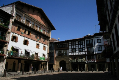 Baskische Fachwerkhäuser
